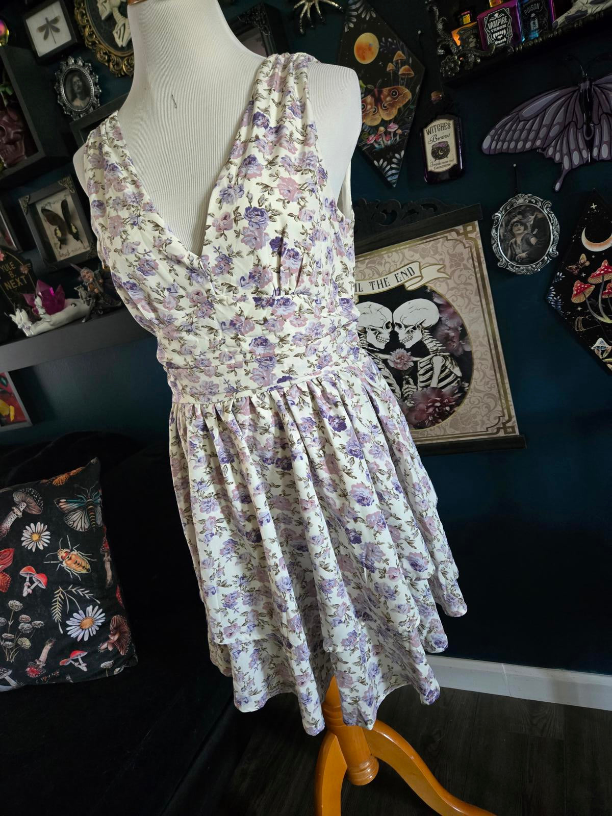 Floral tiered dress v-neck