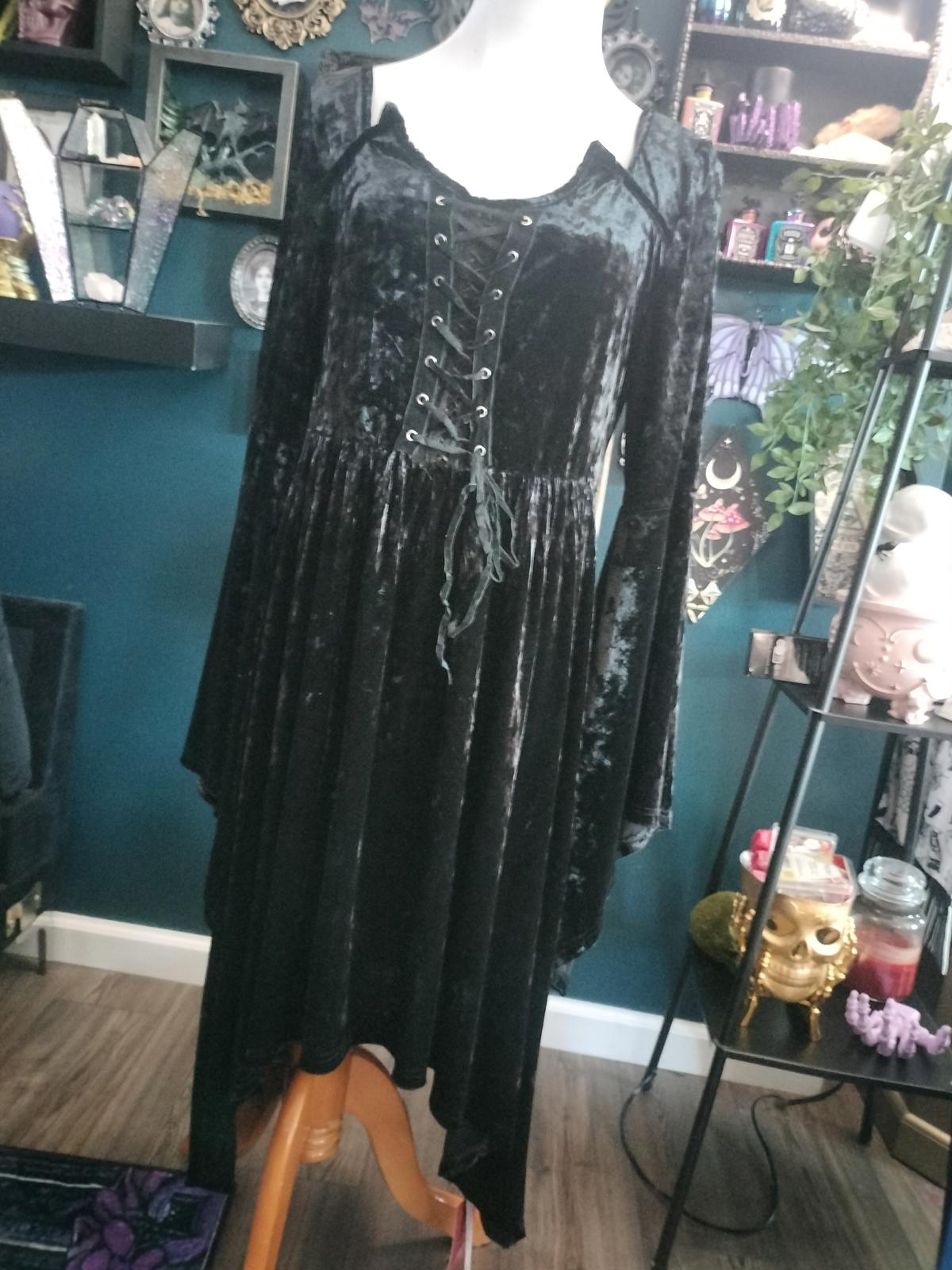 Gothic velvet lace up long sleeve dress NWT