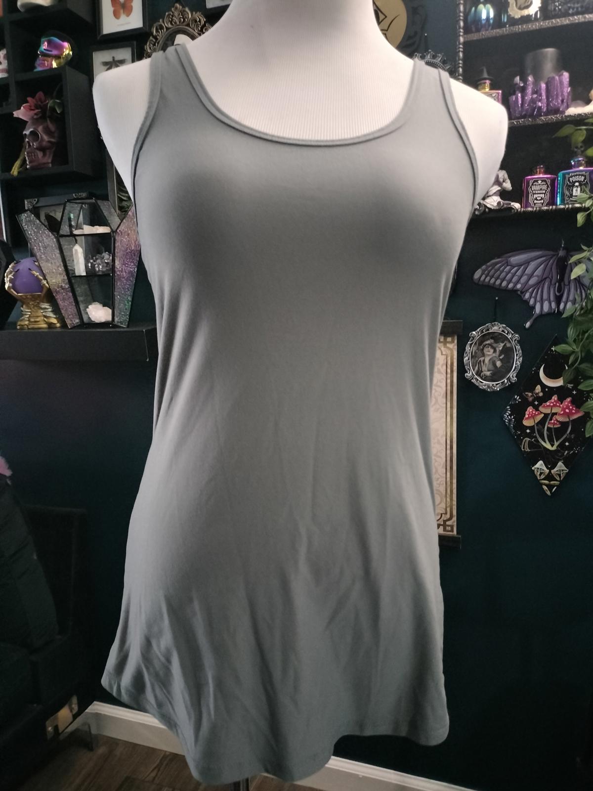 Grey tank top