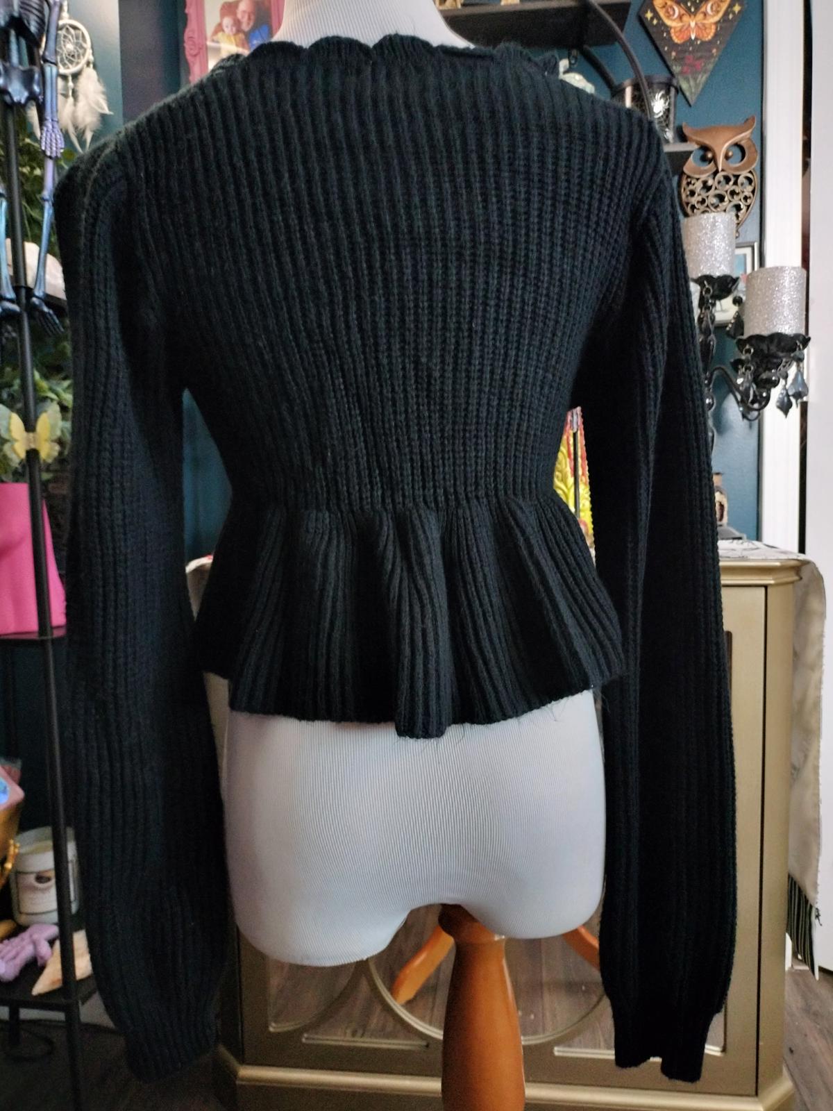 Black knitted crop top sweater