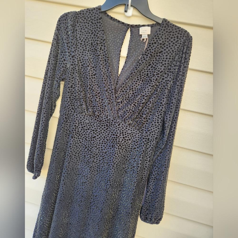 Velour dark green long sleeve flocked dress
