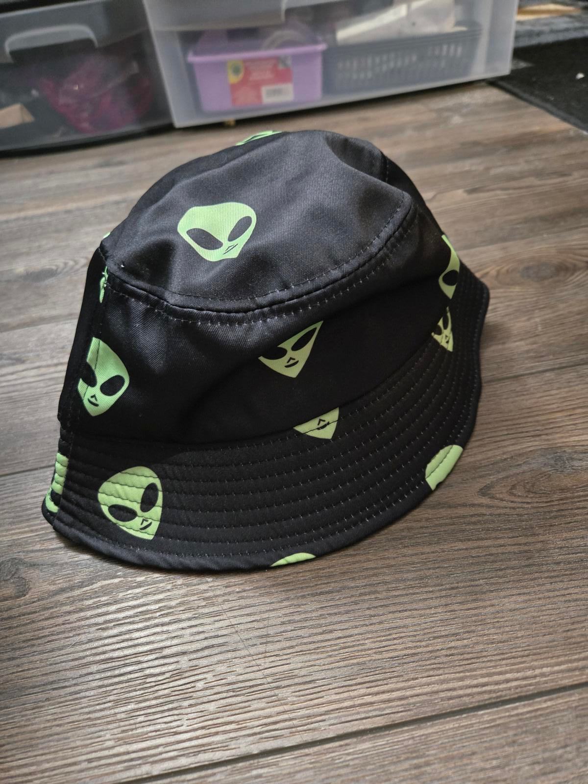 Alien bucket hat NWOT