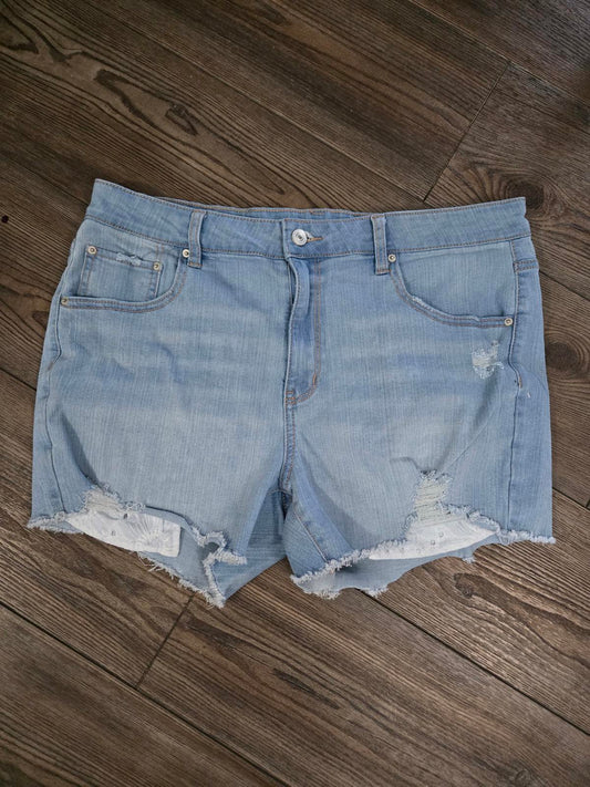 Light wash Cut off stretchy jean shorts
