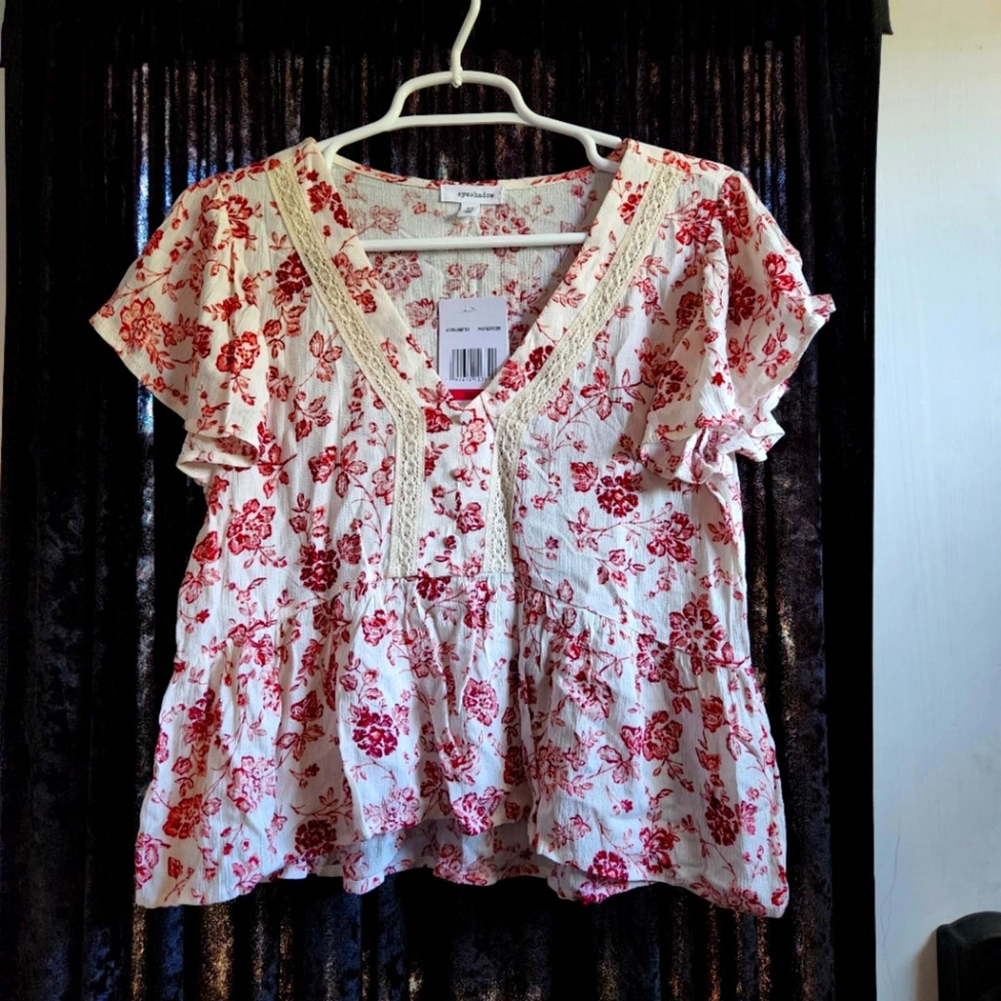 NWT eyeshadow floral boho blouse