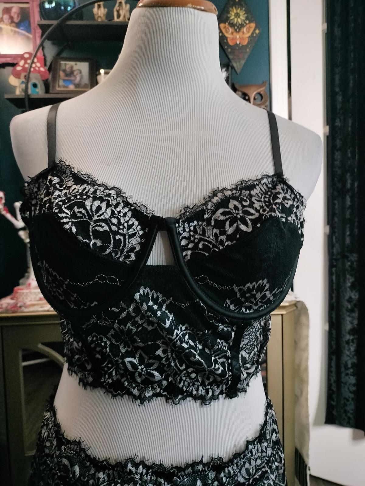 Sexy black lace black lingerie