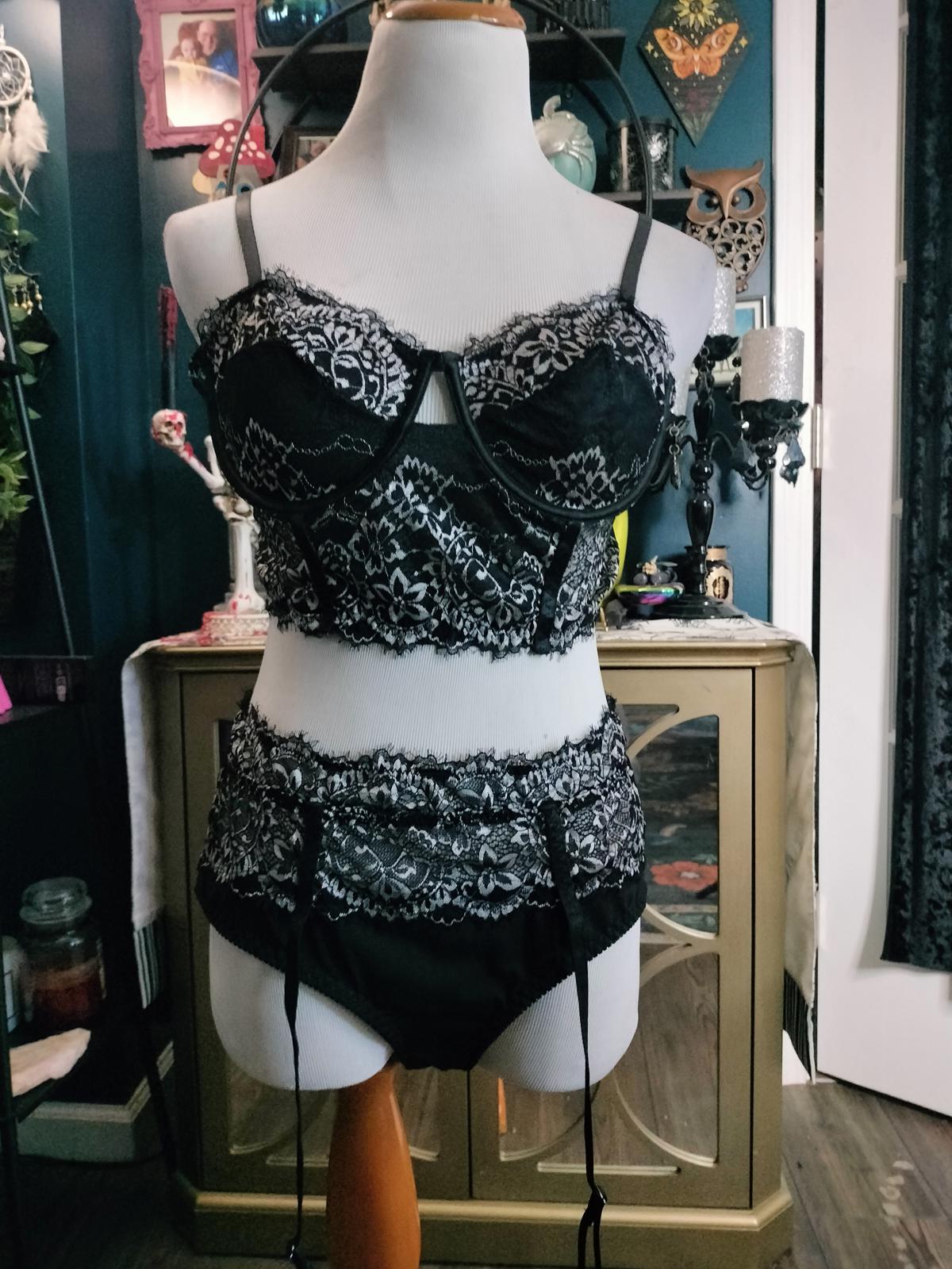 Sexy black lace black lingerie