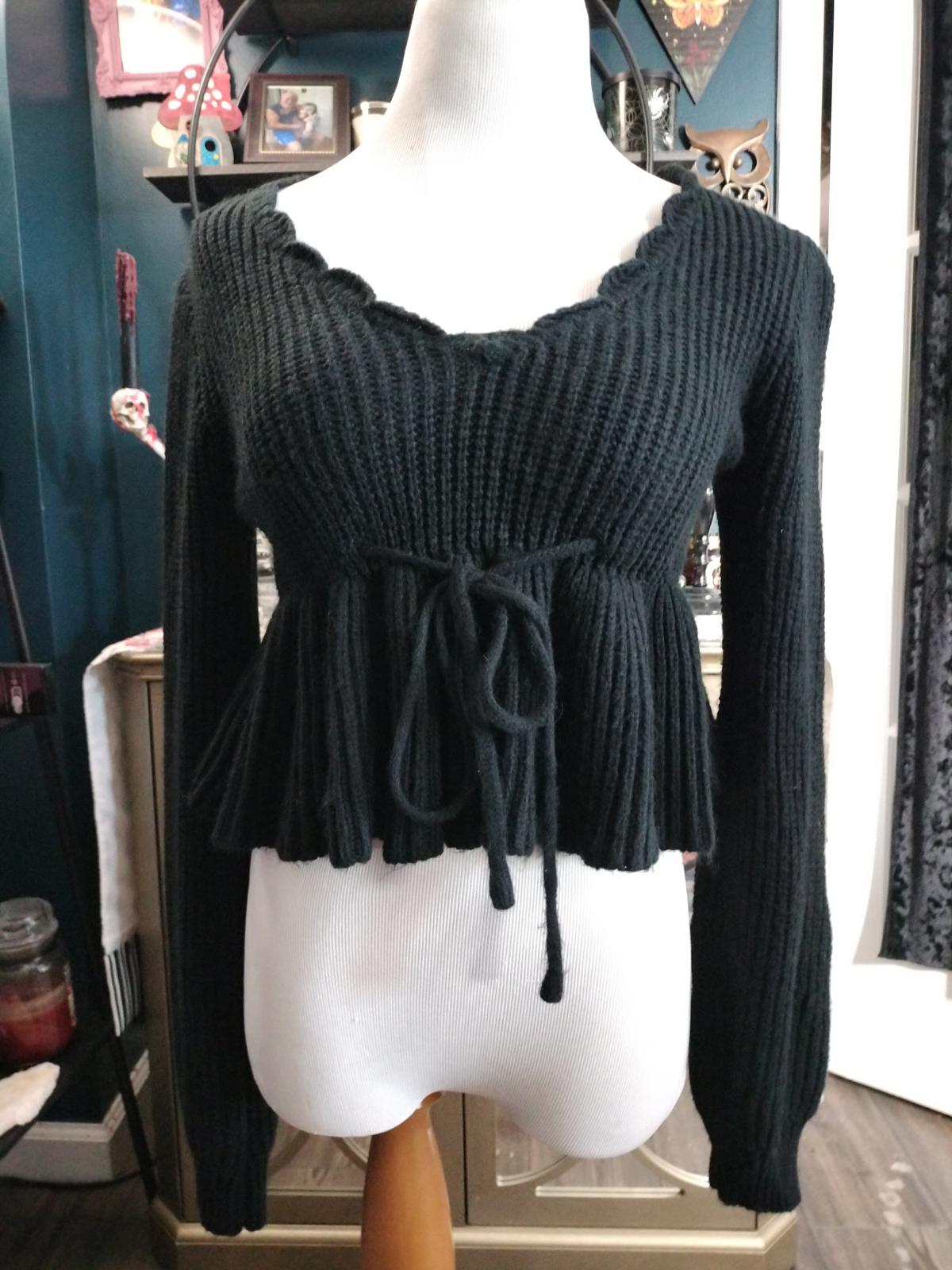 Black knitted crop top sweater