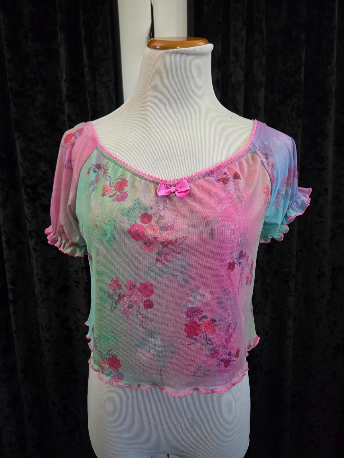 NWT Sugar thrillz pastel rainbow floral crop top