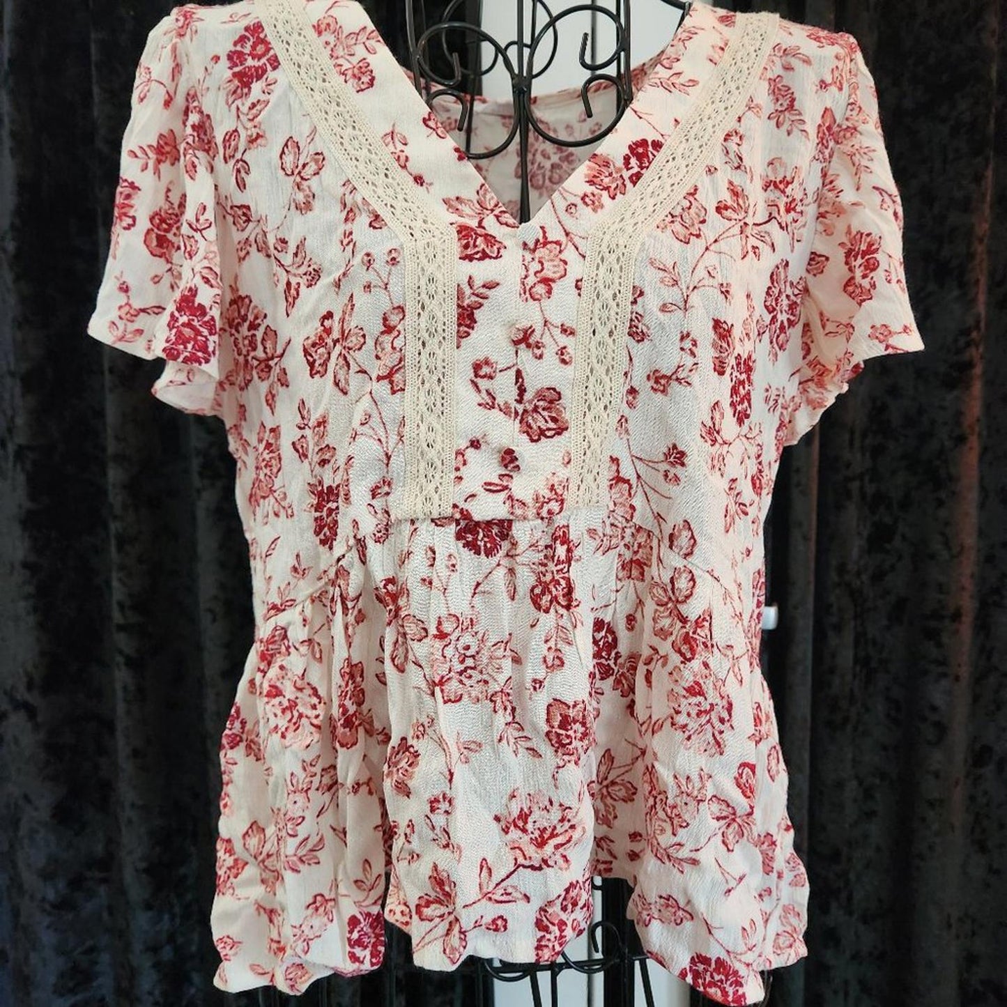 NWT eyeshadow floral boho blouse