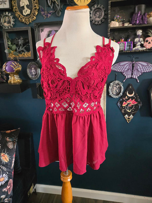 Maroon plunge lace cami top