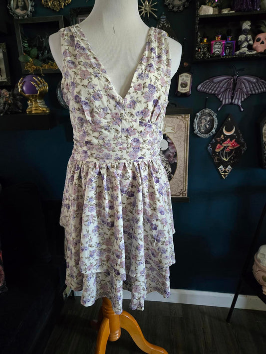 Floral tiered dress v-neck