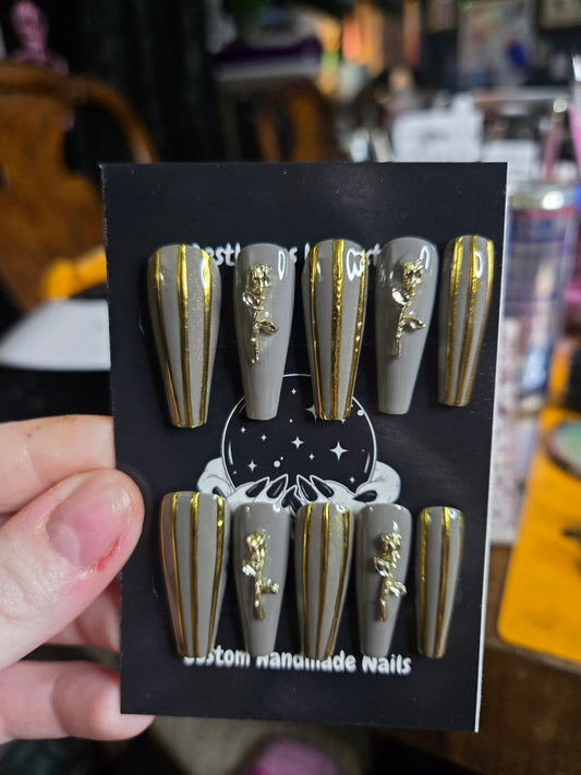 Gold and gray rose coffin nails