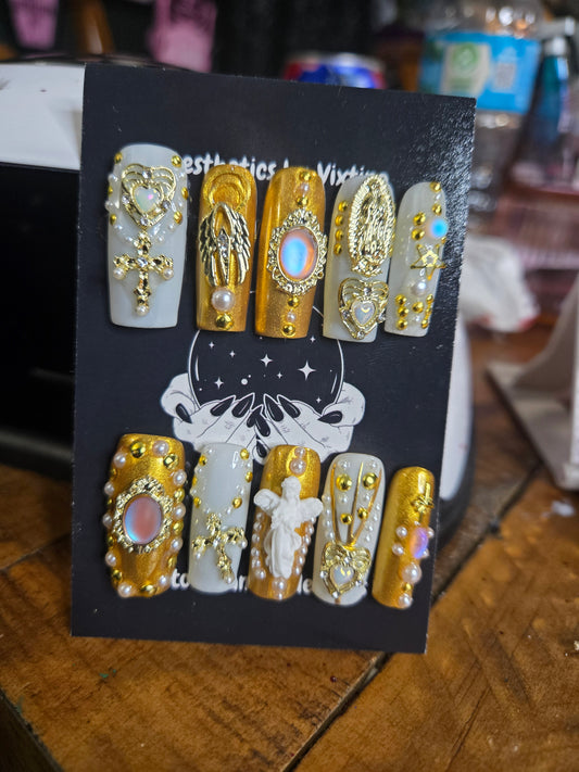 Ethereal gold glam nails